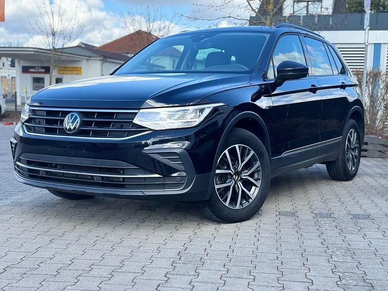 Gebraucht VW Tiguan 150 PS (110 kW) 2024 Schwarz SUV