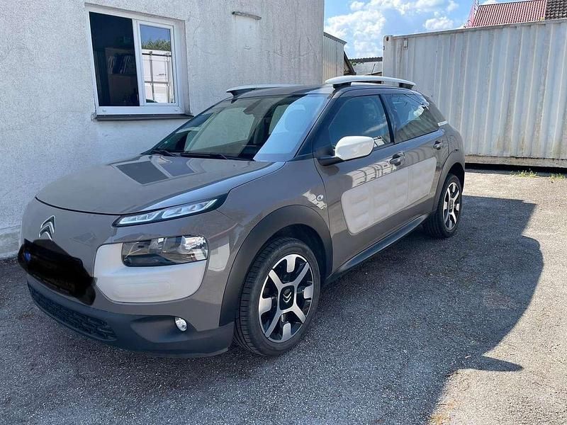 Grau Gebraucht 2015 Citroën C4 Cactus Kleinwagen | 8.200 € (Fairer Preis) - Bild 1/4