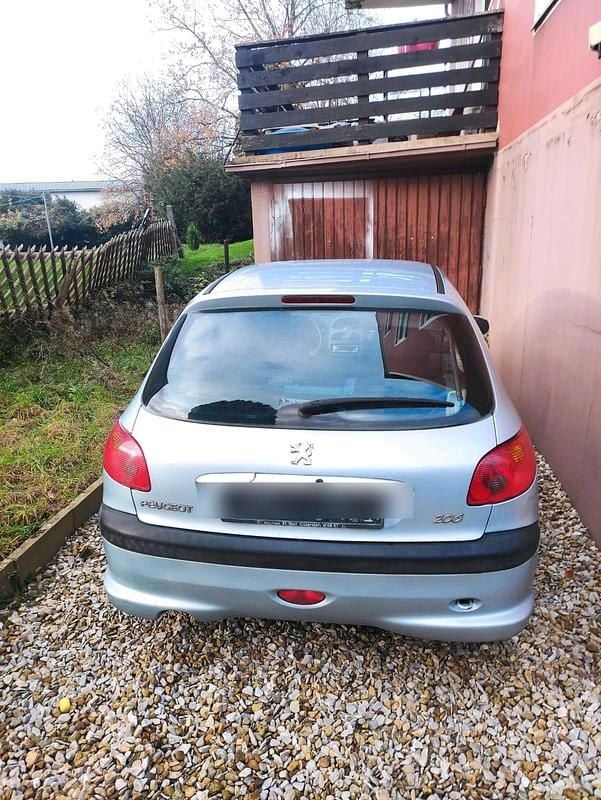 Silber Gebraucht 2003 Peugeot 208 Kleinwagen | 950 € - Bild 1/4