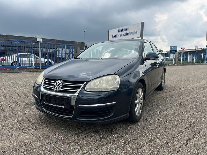 Gebraucht VW Jetta Comfortline 105 PS (77 kW) 2009 Blau Limousine
