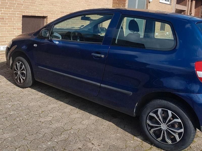Gebraucht VW Fox 75 PS (55 kW) 2005 Blau Kleinwagen