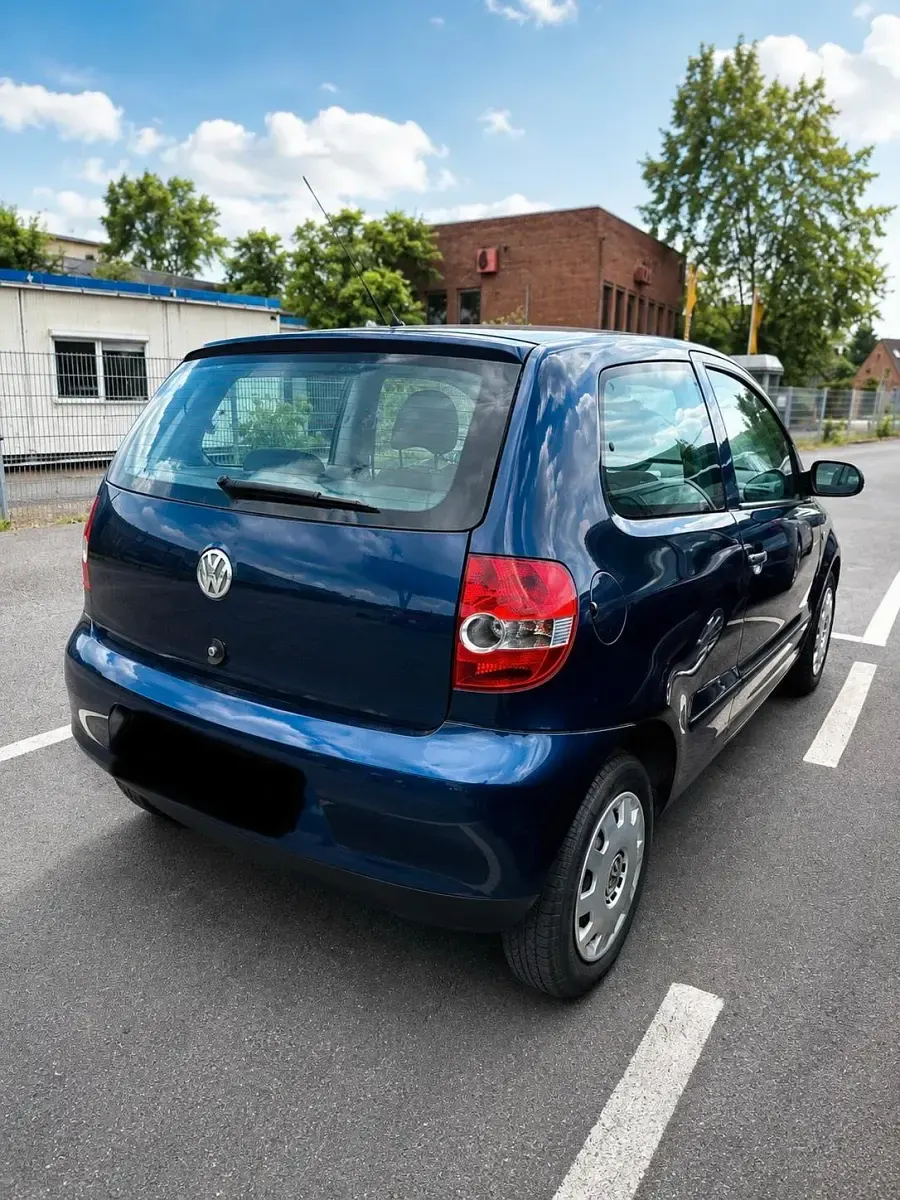 Gebraucht VW Fox 54 PS (39 kW) 2008 Blau Kleinwagen