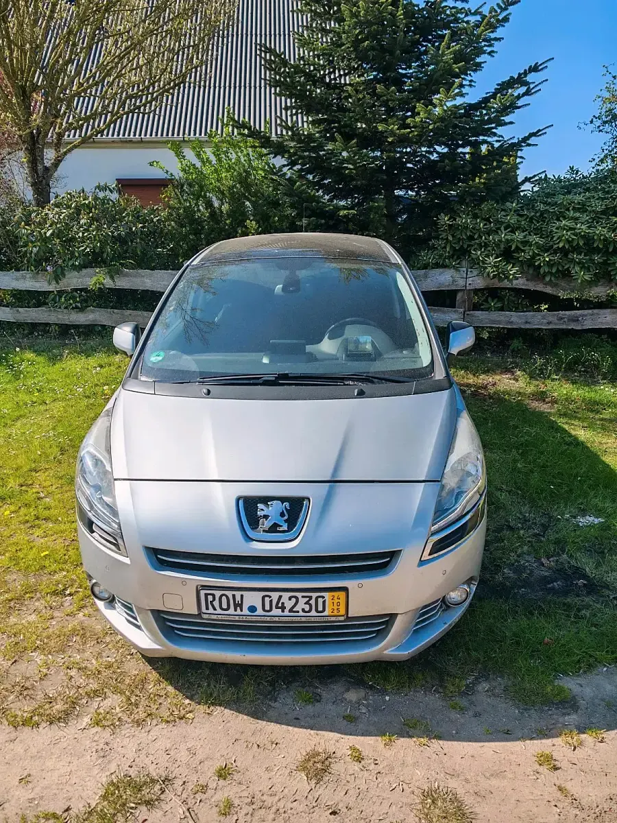 Gebraucht Peugeot 5008 114 PS (83 kW) 2014 Silber Van / Kleinbus