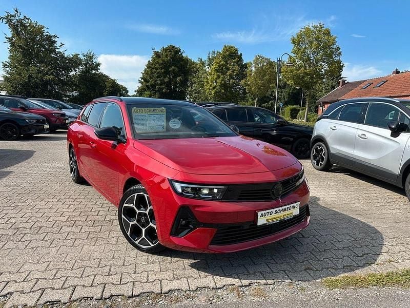 Rot Gebraucht 2024 Opel Astra Ultimate Kombi | 28.450 € (Fairer Preis) - Bild 1/4