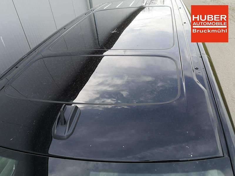 Neu VW Multivan Edition 179 PS (131 kW) 2026 Deepblack perleffekt / fortanarot metallic Van