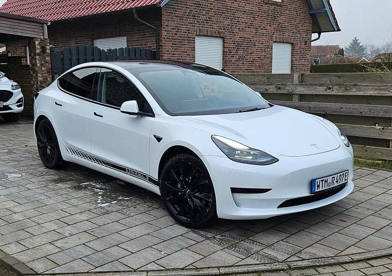 Gebraucht Tesla Model 3 Standard Range Plus 239 kW (325 PS) 2021 Weiß Limousine