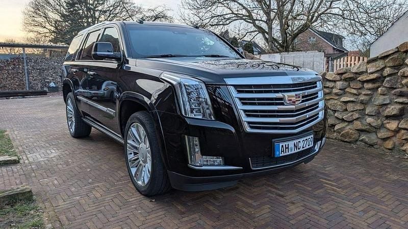 Gebraucht Cadillac Escalade 426 PS (313 kW) 2019 Schwarz SUV