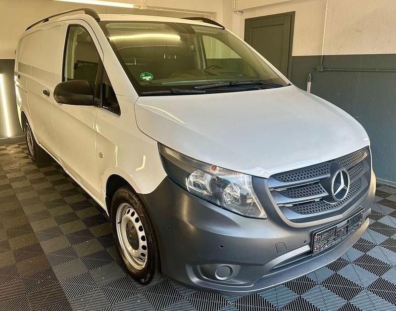 Weiß Gebraucht 2020 Mercedes Vito Van / Kleinbus | 13.990 € (Superpreis) - Bild 1/4