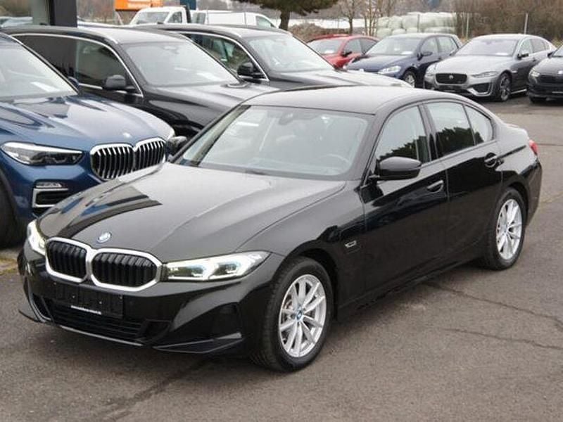 Gebraucht BMW 320e Shadowline 204 PS (150 kW) 2022 Schwarz Limousine