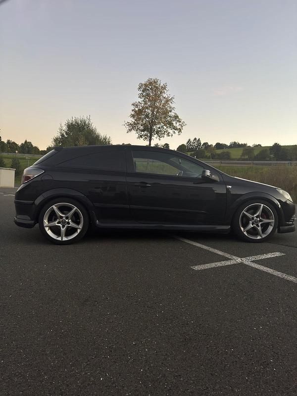 Gebraucht Opel Astra GTC OPC 170 PS (125 kW) 2006 Schwarz Coupé