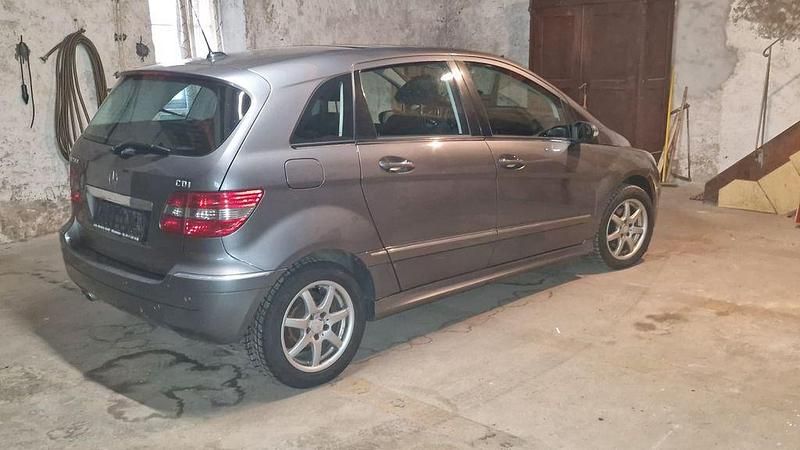 Gebraucht Mercedes B200 Edition 140 PS (102 kW) 2008 Silber Van / Kleinbus