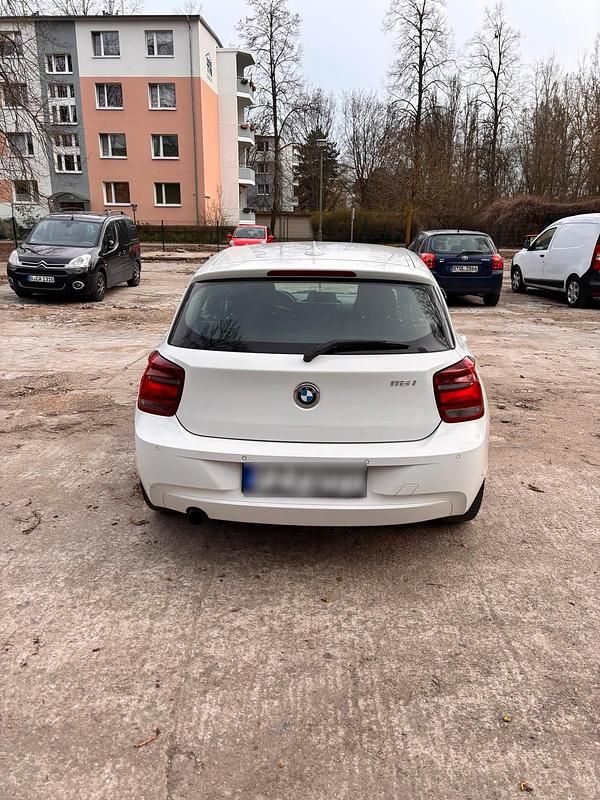 Gebraucht BMW 116 136 PS (100 kW) 2011 Weiß Kleinwagen