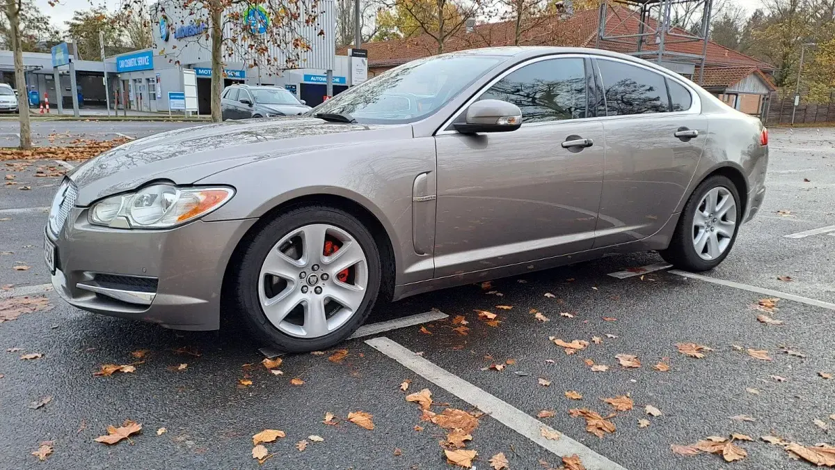 Gebraucht Jaguar XF Premium Luxury 207 PS (152 kW) 2009 Andere farben Limousine