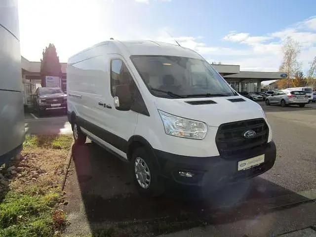 Gebraucht Ford Transit Trend 131 PS (96 kW) 2023 Frostweiß Van / Kleinbus