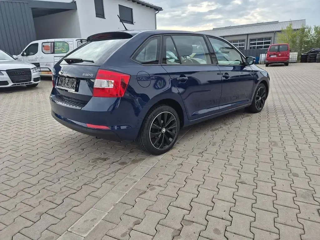 Gebraucht Skoda Rapid Ambition 116 PS (85 kW) 2016 Blau Kleinwagen