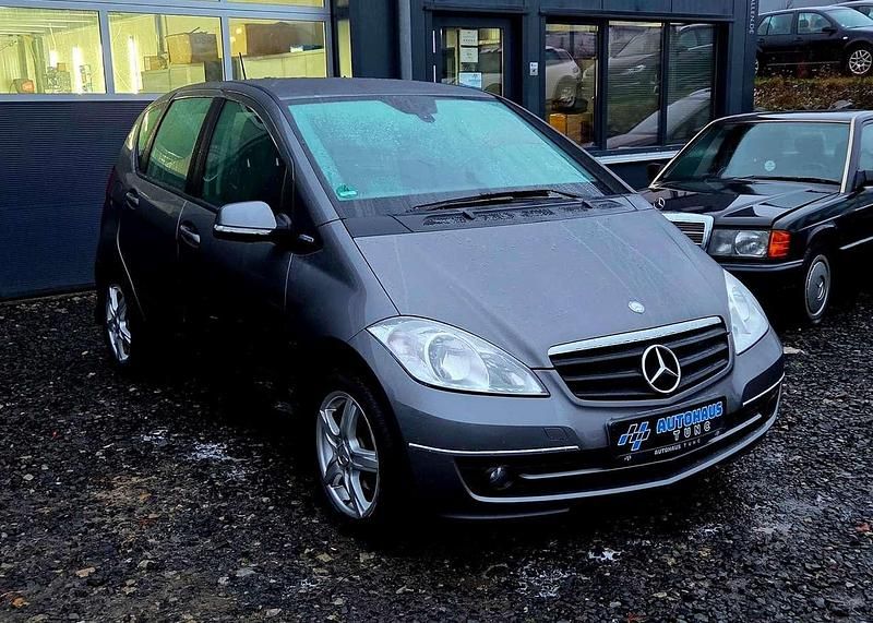 Gebraucht Mercedes A160 95 PS (69 kW) 2009 Mountaingrau  met. (metallic) Limousine