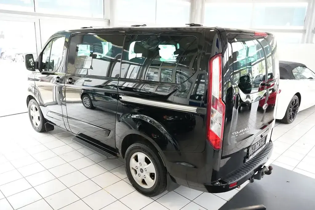 Gebraucht Ford Tourneo 170 PS (125 kW) 2016 Schwarz Kombi