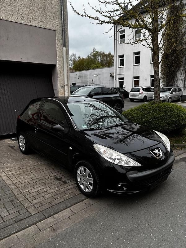 Gebraucht Peugeot 206+ 75 PS (55 kW) 2010 Schwarz Kleinwagen
