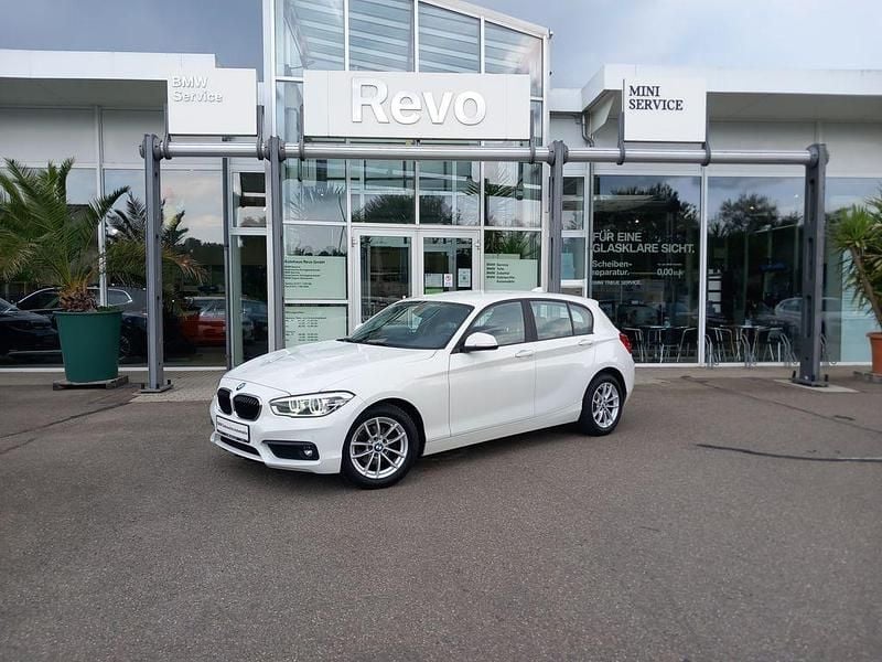 Weiß Gebraucht 2019 BMW 118 Advantage Kleinwagen | 13.880 € (Guter Preis) - Bild 1/4