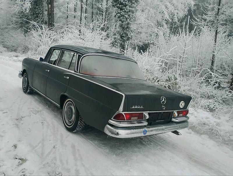 Gebraucht Mercedes 220 110 PS (80 kW) 1963 Grau Limousine
