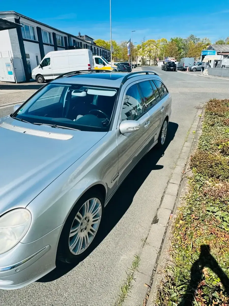 Gebraucht Mercedes E350 272 PS (200 kW) 2005 Silber Kombi