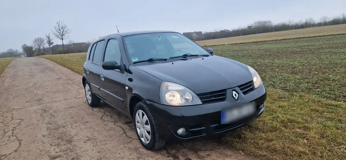 Używany Renault Clio II Authentique 75 KM (55 kW) 2007 Czarny Sedan/Limuzyna