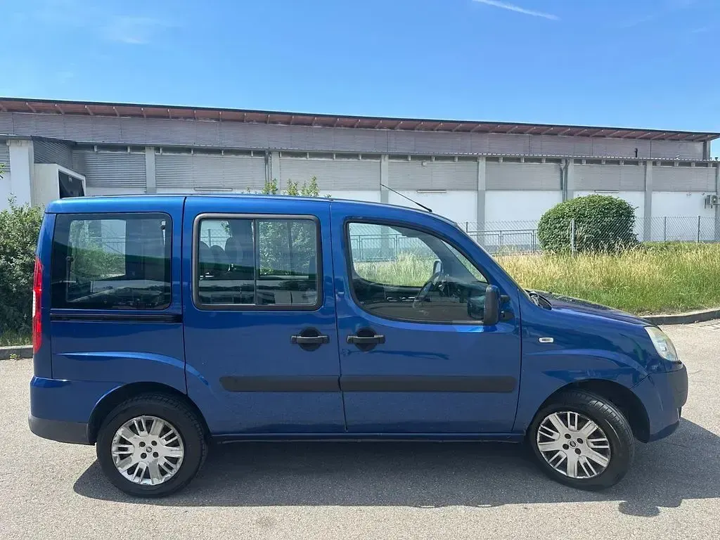 Gebraucht Fiat Doblò Dynamic 84 PS (61 kW) 2006 Blau Van / Kleinbus
