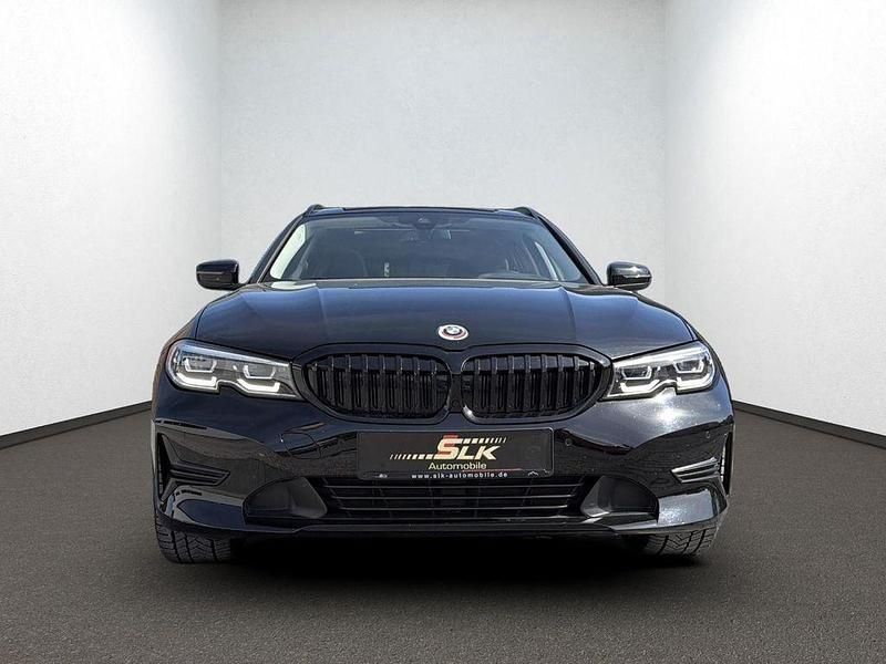 Gebraucht BMW 318 Advantage 150 PS (110 kW) 2022 Schwarz Limousine