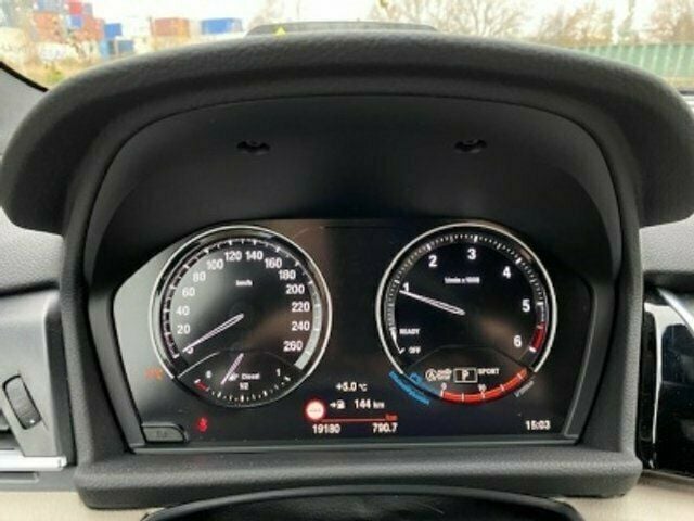 Gebraucht BMW 220 M Sport 190 PS (139 kW) 2020 Schwarz metallic Van / Kleinbus