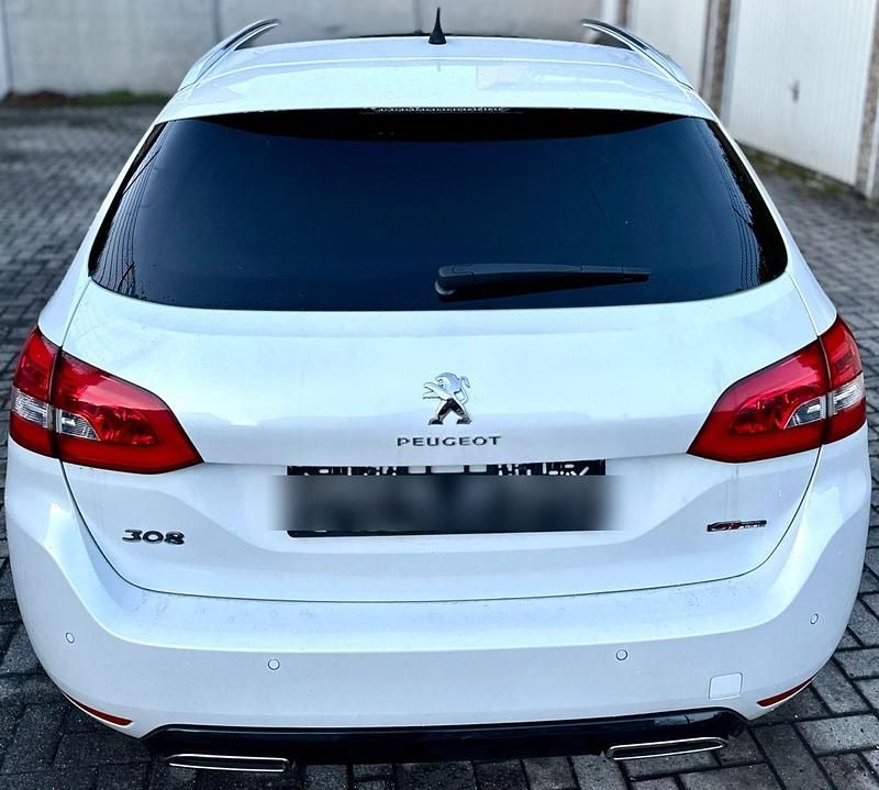 Gebraucht Peugeot 308 Allure Top 131 PS (96 kW) 2017 Weiß Kombi