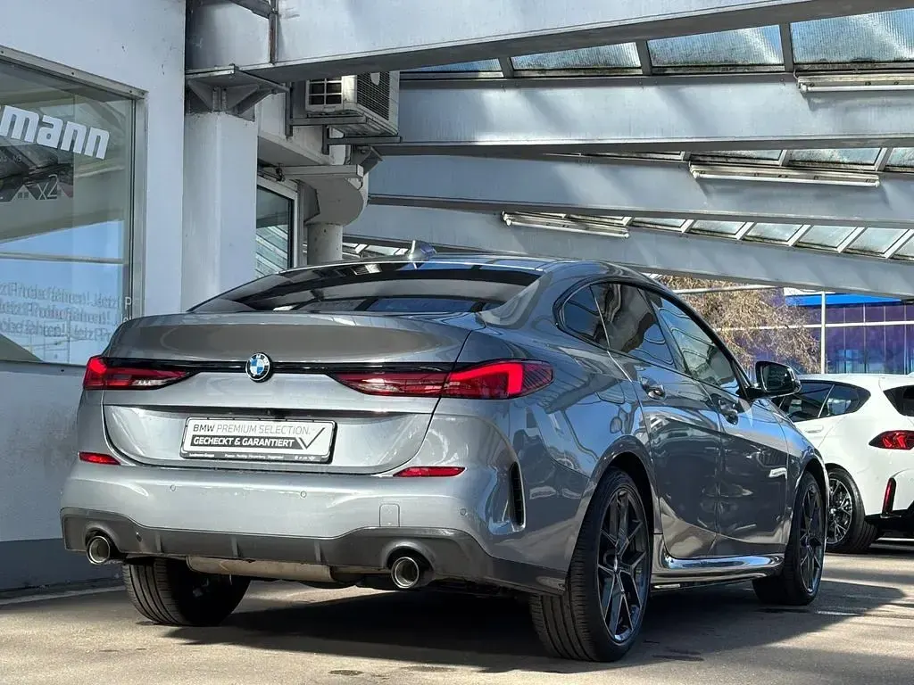 Gebraucht BMW 220 M Sport 190 PS (139 kW) 2024 Skyscraper grau (metallic) Coupé