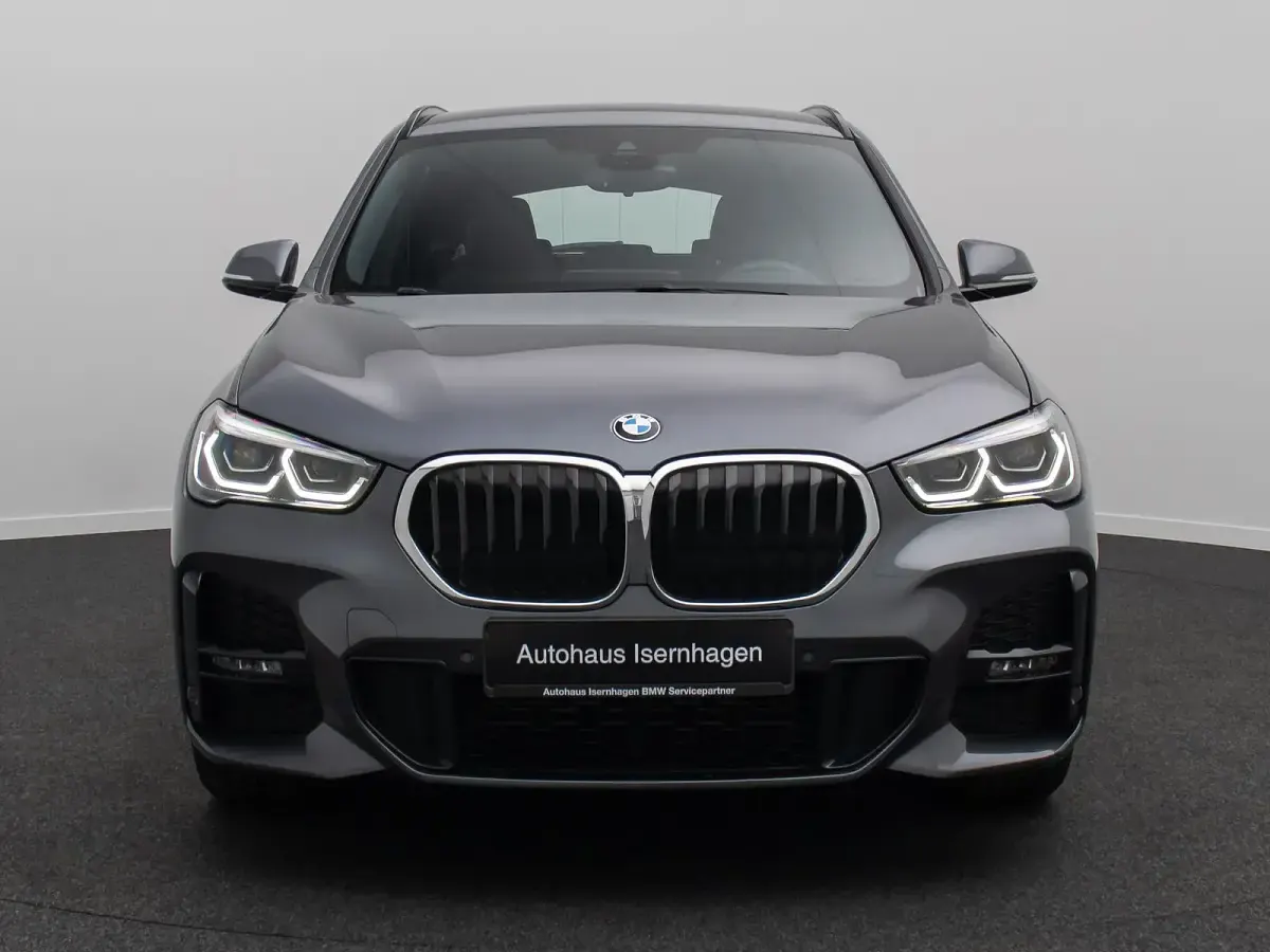 Gebraucht BMW X1 M Sport 190 PS (139 kW) 2022 Mineralgrau  b39schwarz SUV