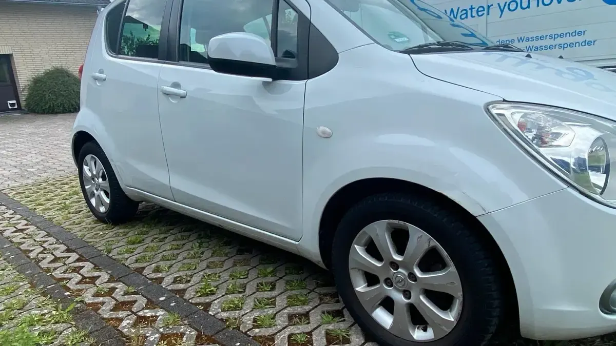 Gebraucht Opel Agila 65 PS (47 kW) 2010 Weiß Kleinwagen