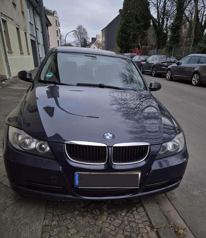 Gebraucht BMW 320 150 PS (110 kW) 2005 Blau Limousine