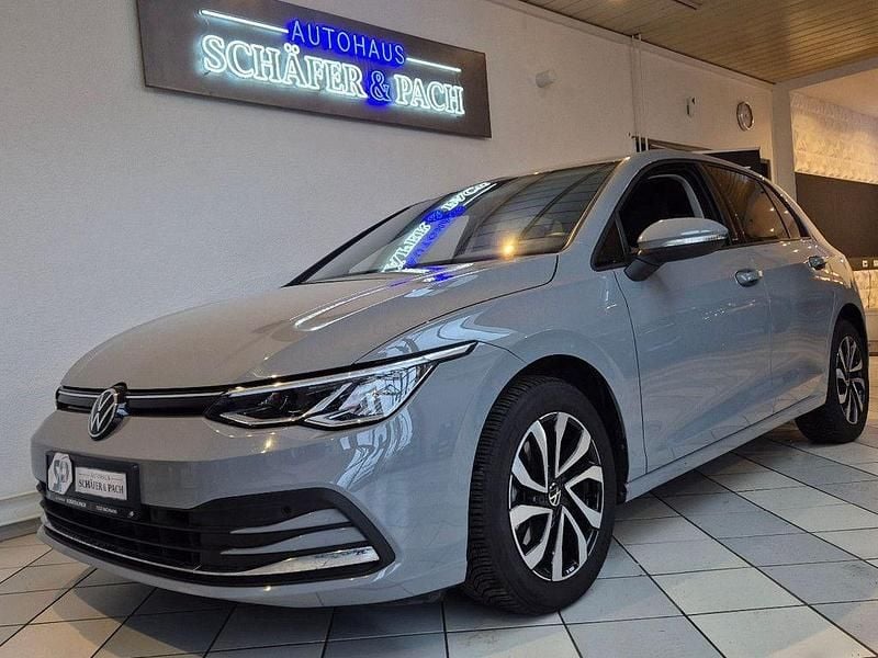 Gebraucht VW Golf VIII Active 131 PS (96 kW) 2022 Grau Limousine