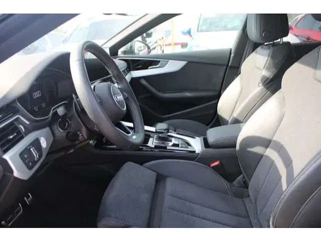 Gebraucht Audi A5 Sportback Business 204 PS (150 kW) 2022 Navarrablau metallic Kleinwagen