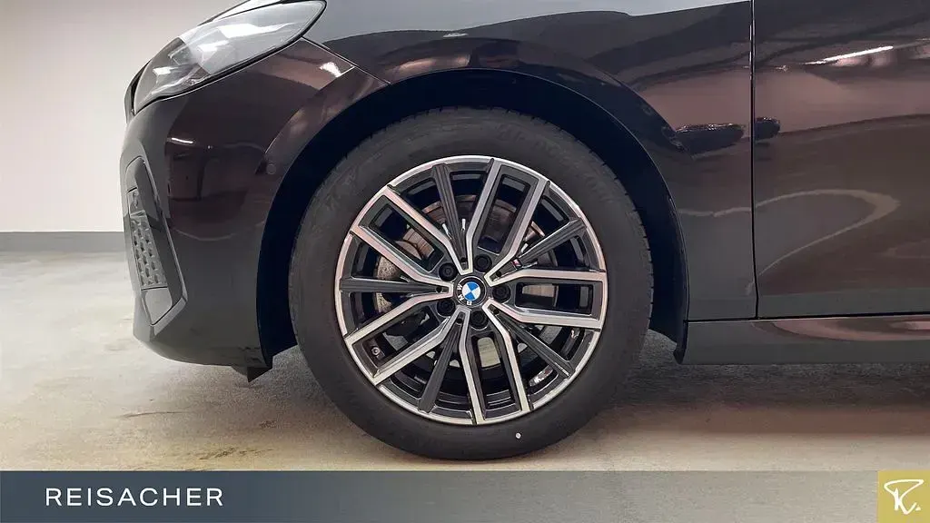 Gebraucht BMW 223 Active Tourer Efficient Dynamics 204 PS (150 kW) 2022 Saphirschwarz metallic Van / Kleinbus