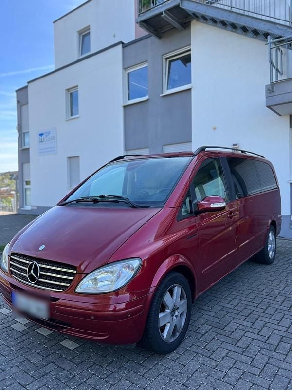 Rot Gebraucht 2004 Mercedes Viano Van / Kleinbus | 6.900 € (Guter Preis) - Bild 1/4
