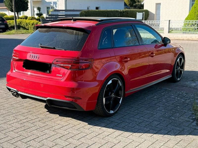 Second-hand Audi A3 Ambiente 190 CP (139 kW) 2019 Roșu Berlinǎ