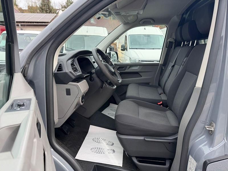 Gebraucht VW Transporter 110 PS (80 kW) 2020 Pure grey Van