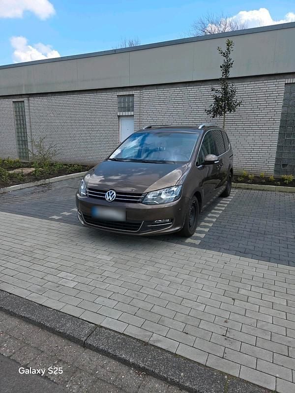 Second-hand VW Sharan 170 CP (125 kW) 2011 Maro Monovolum