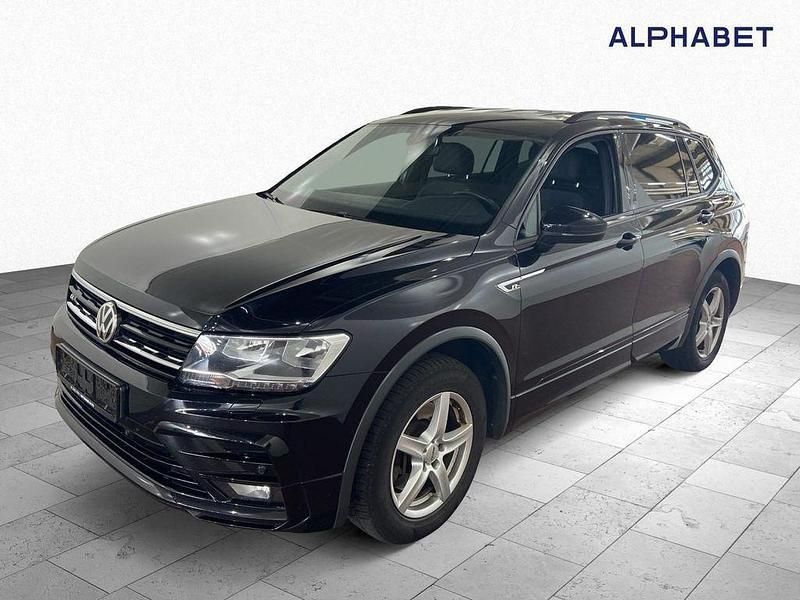 Deep black perleffekt Gebraucht 2020 VW Tiguan Allspace Comfortline SUV | 23.997 € (Superpreis) - Bild 1/4