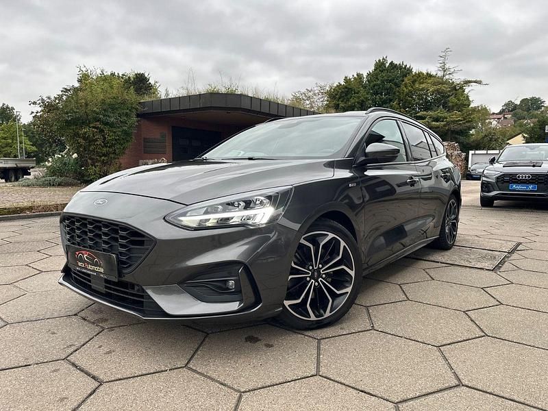 Grau Gebraucht 2019 Ford Focus ST-Line Kombi | 17.900 € (Fairer Preis) - Bild 1/4