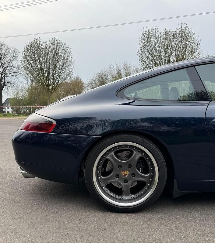 Gebraucht Porsche 996 300 PS (220 kW) 2000 Blau Coupé