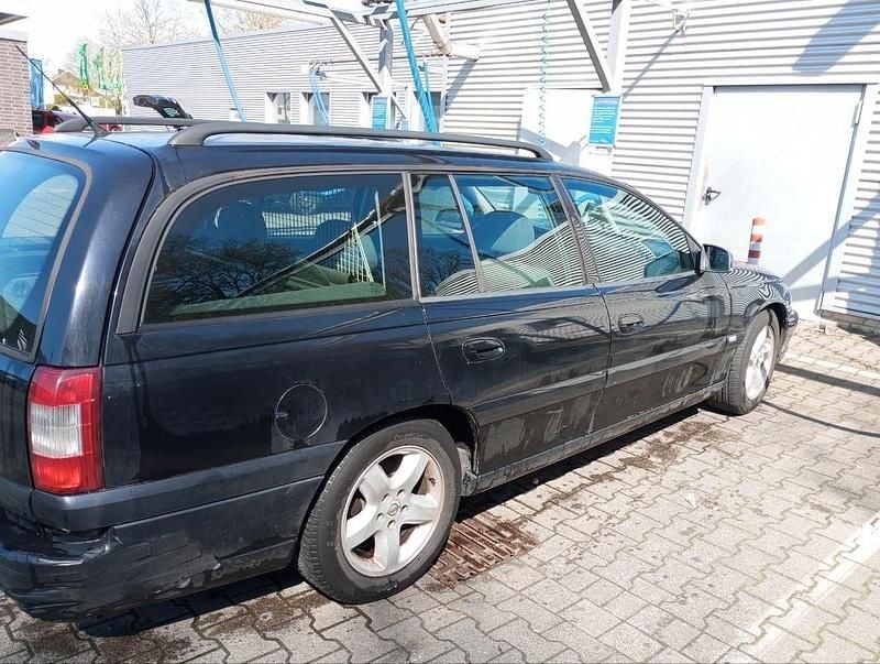 Second-hand Opel Omega 144 CP (105 kW) 2002 Negru Break