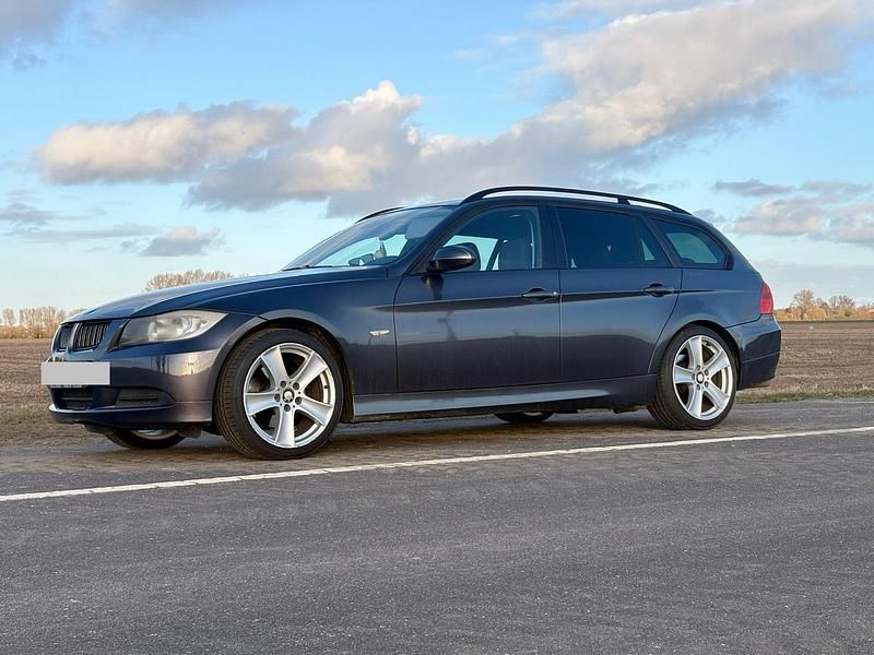Gebraucht BMW 320 177 PS (130 kW) 2007 Grau Kombi