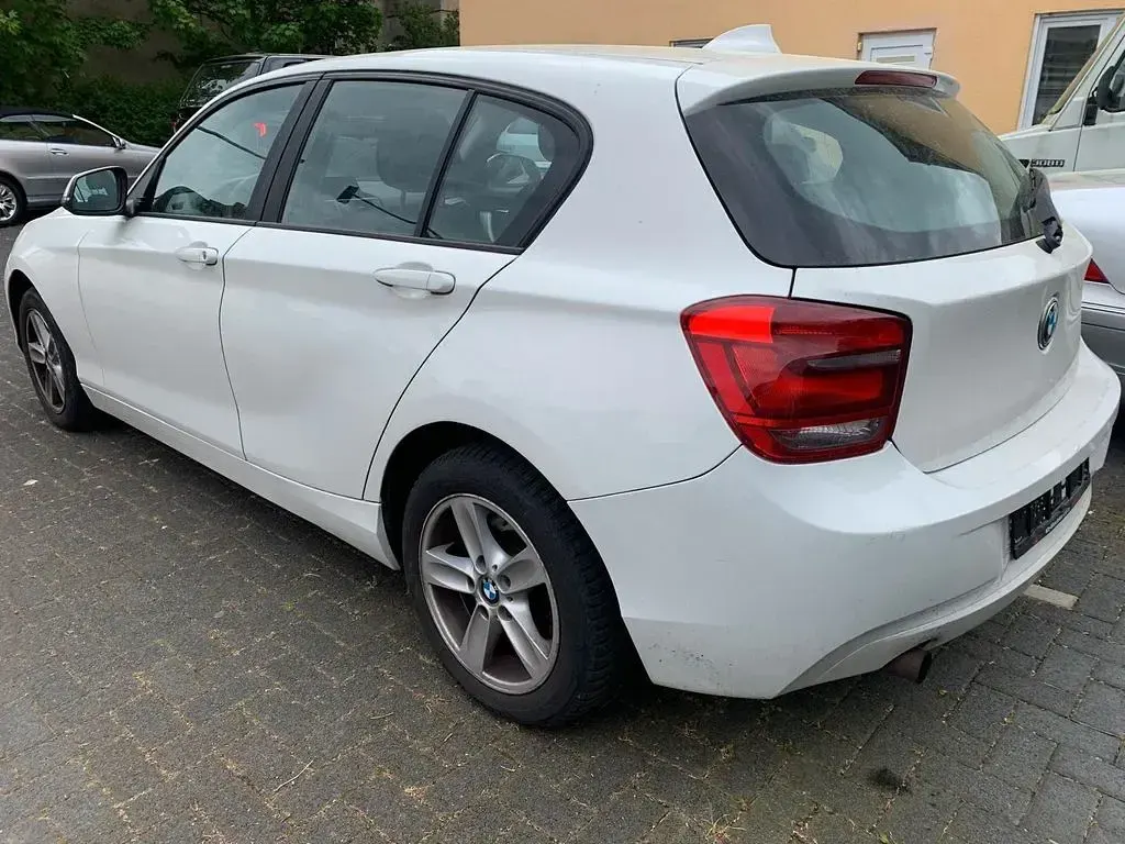 Gebraucht BMW 114 102 PS (75 kW) 2012 Schwarz Kleinwagen