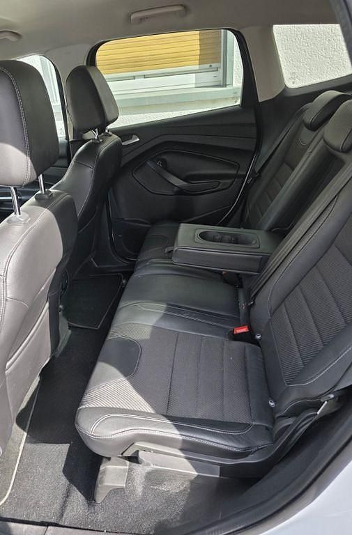 Second-hand Ford Kuga SYNC Edition 182 CP (133 kW) 2014 Alb SUV