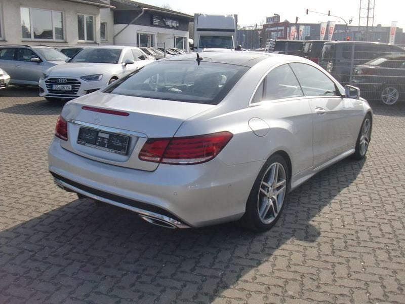 Gebraucht Mercedes E200 Sport Edition 184 PS (135 kW) 2017 Iridiumsilber Coupé