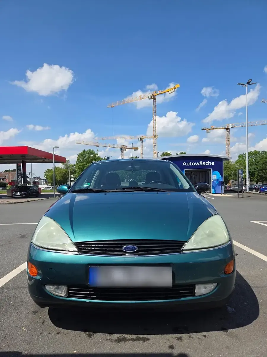 Gebraucht Ford Focus 74 PS (54 kW) 1999 Grün Limousine